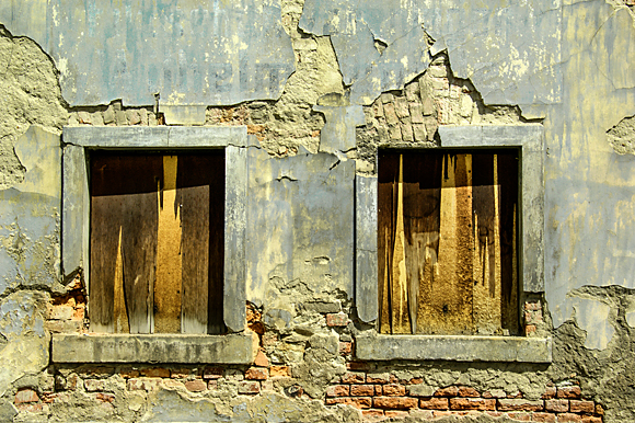 Fenster sind ein oft anzutreffendes Motiv und sehr unterschiedlich in ihrem Aussehen