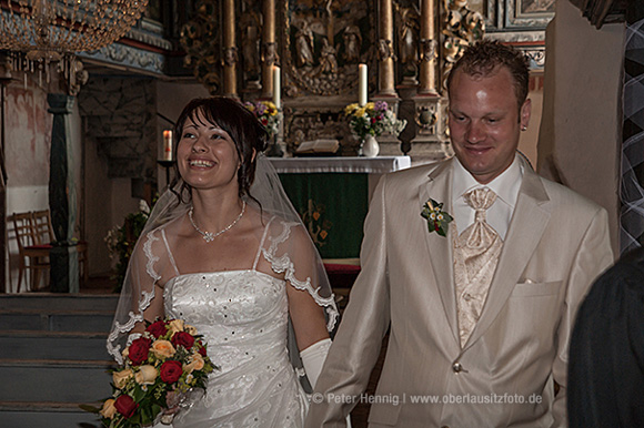 Foto Hochzeit Brautpaar Kirche